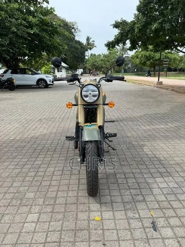 Royal Enfield Classic 350 Commando sand 2026