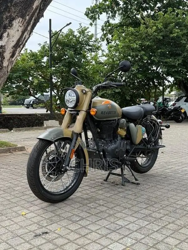 Royal Enfield Classic 350 Commando sand 2026