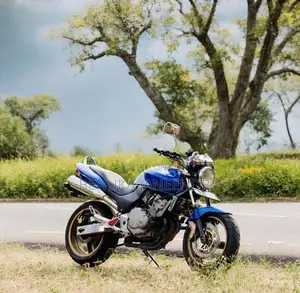 Honda CB Hornet 2024