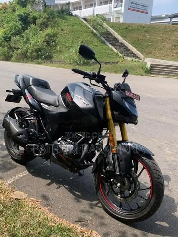 Hero Hunk 160R 4V 2025