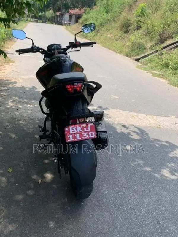Hero Hunk 160R 4V 2025