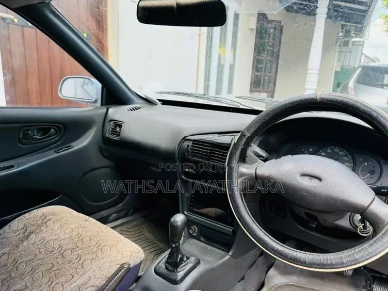 Mitsubishi Mirage 1992