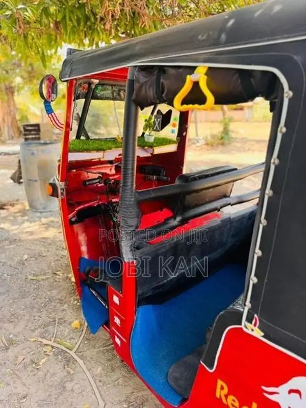Bajaj RE 2004