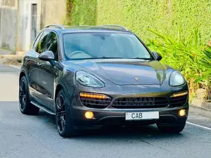 Porsche Cayenne 2012