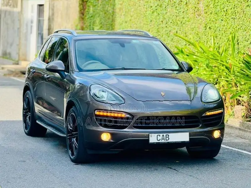 Porsche Cayenne 2012