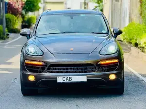 Porsche Cayenne 2012