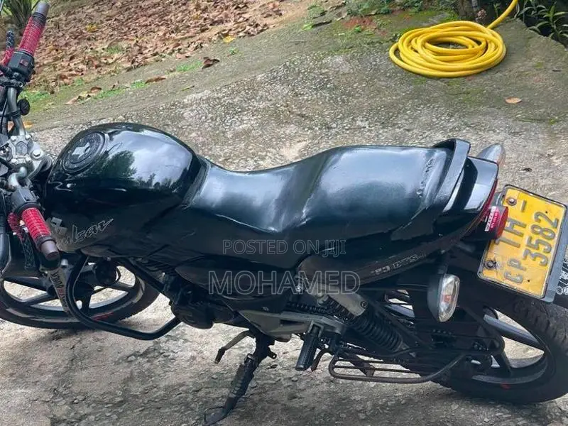 Bajaj Pulsar 180 2006