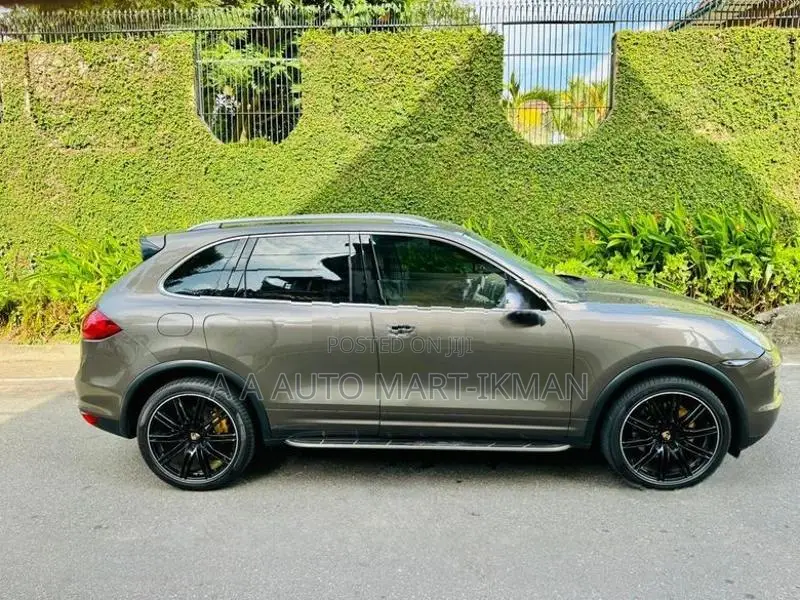 Porsche Cayenne 2012