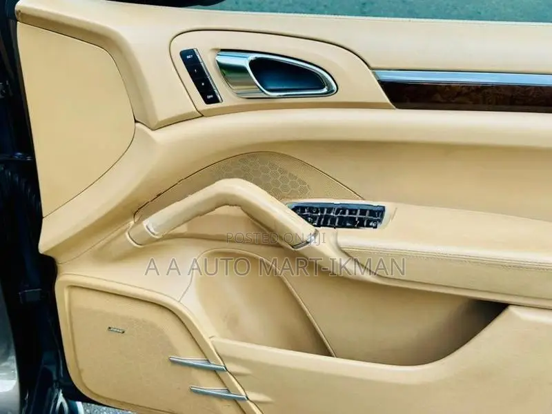 Porsche Cayenne 2012