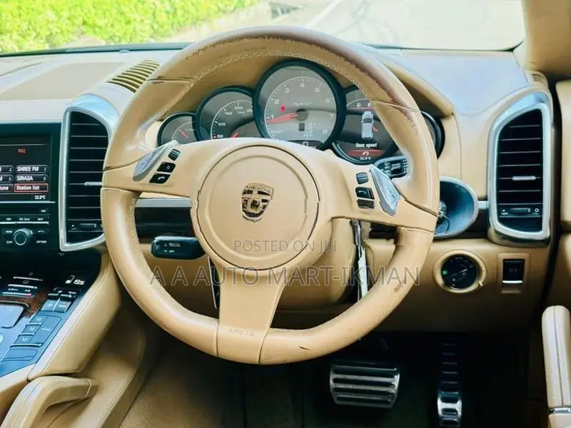 Porsche Cayenne 2012