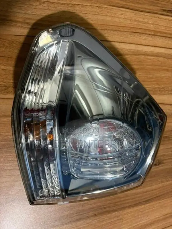Toyota Harrier MHU38 Left Side Tail Light