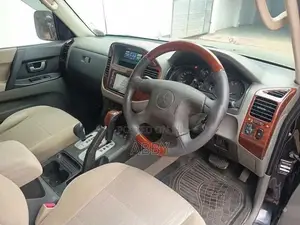 Mitsubishi Montero GLX 2006