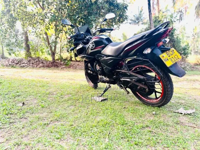 Bajaj Discover 150F 2015