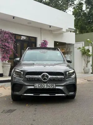 Mercedes Benz GLB 200 Premium Plus UK 2020