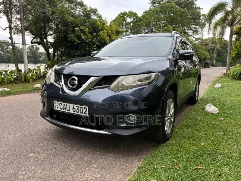 Nissan X-Trail Hybrid 2016