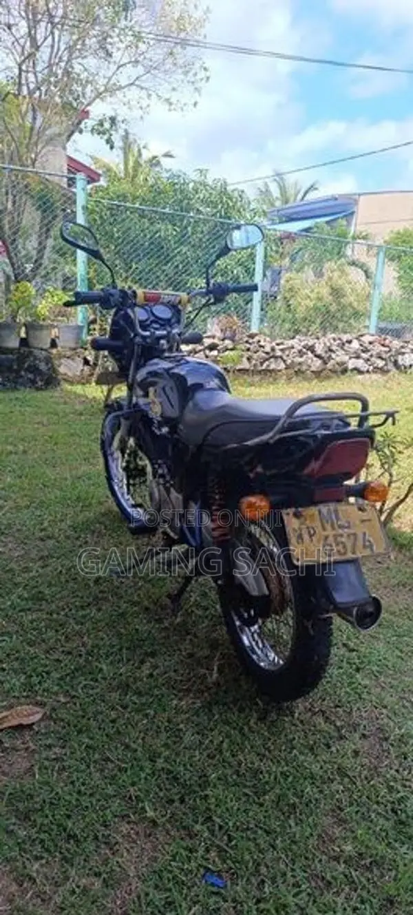 Bajaj CT100 2006