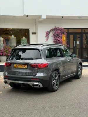 Mercedes Benz GLB 200 Premium Plus UK 2020