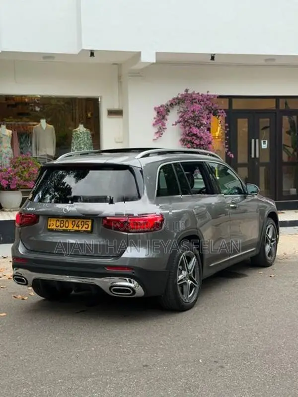 Mercedes Benz GLB 200 Premium Plus UK 2020