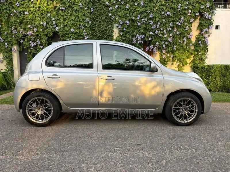 Nissan March AK12 1300 2008