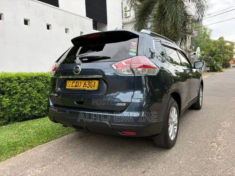 Nissan X-Trail Hybrid 2016