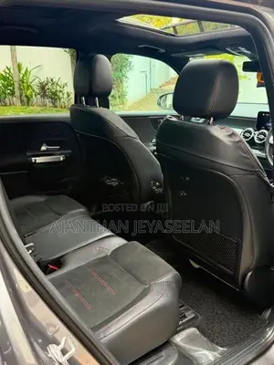 Mercedes Benz GLB 200 Premium Plus UK 2020
