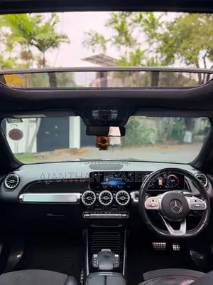 Mercedes Benz GLB 200 Premium Plus UK 2020