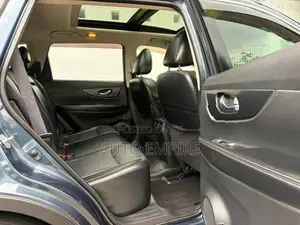 Nissan X-Trail Hybrid 2016