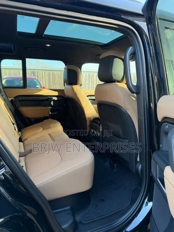 Land Rover Defender P400e 2025