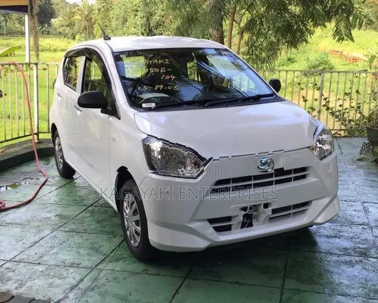 Daihatsu Mira ES L Pearl RearWiper 2025