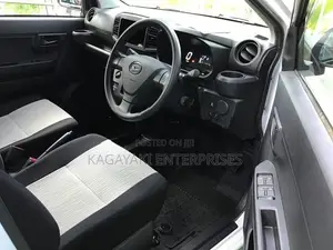 Daihatsu Mira ES L Pearl RearWiper 2025