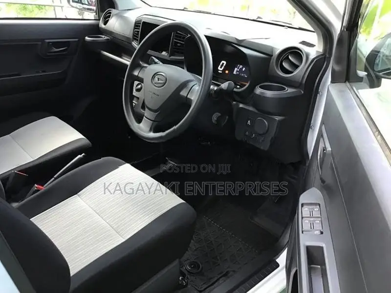Daihatsu Mira ES L Pearl RearWiper 2025