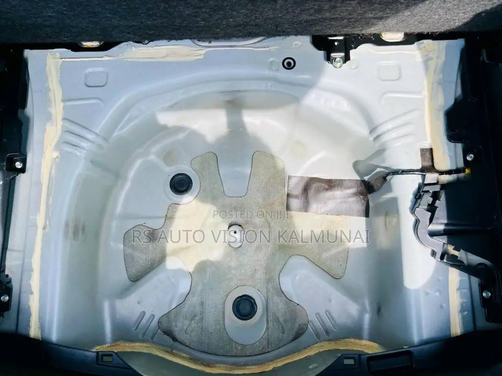 Toyota Vitz 2019 Car (Used)