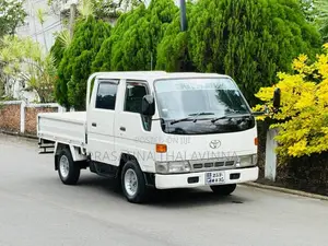 Toyota CrewCab 2006 Crew Cab (Used)