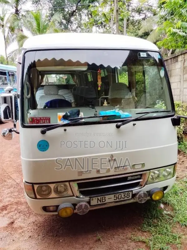 Mitsubishi Fuso 2011 Bus (Used)