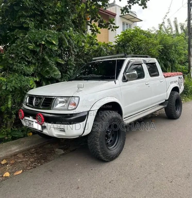 Nissan D22 2004 Pickup (Used)