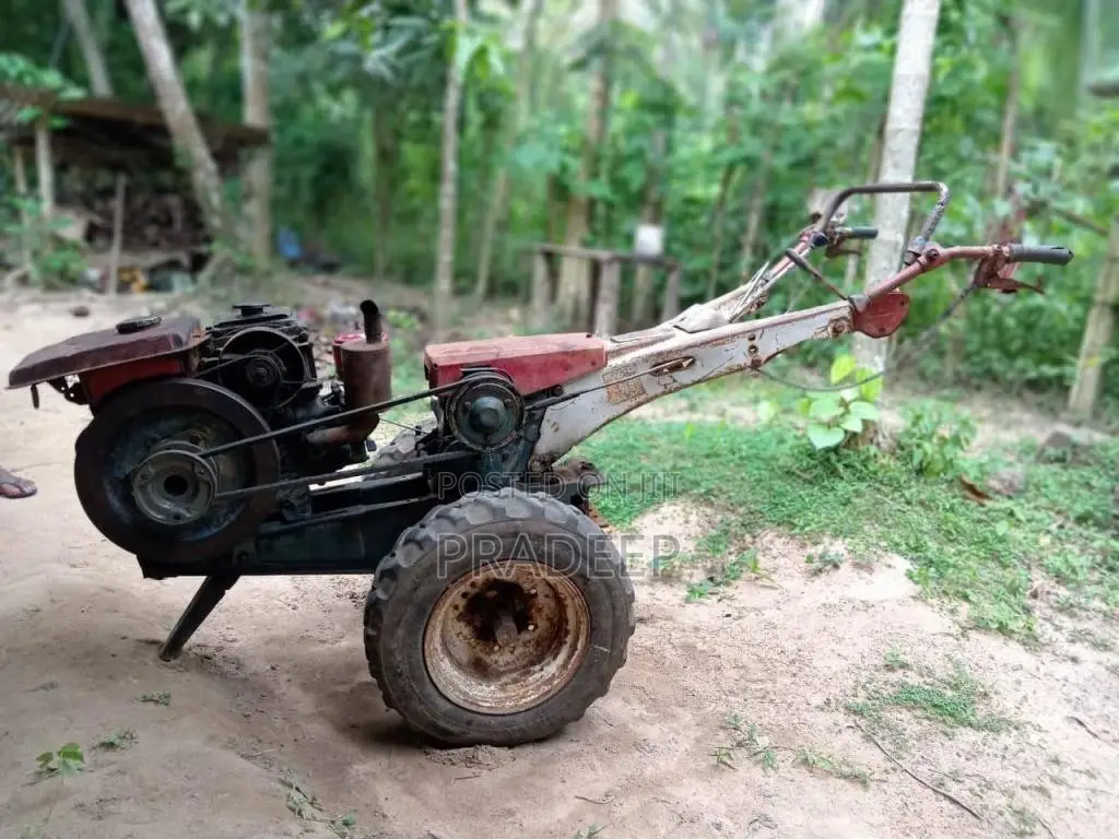 Kubota K700 1998 Tractor (Used)
