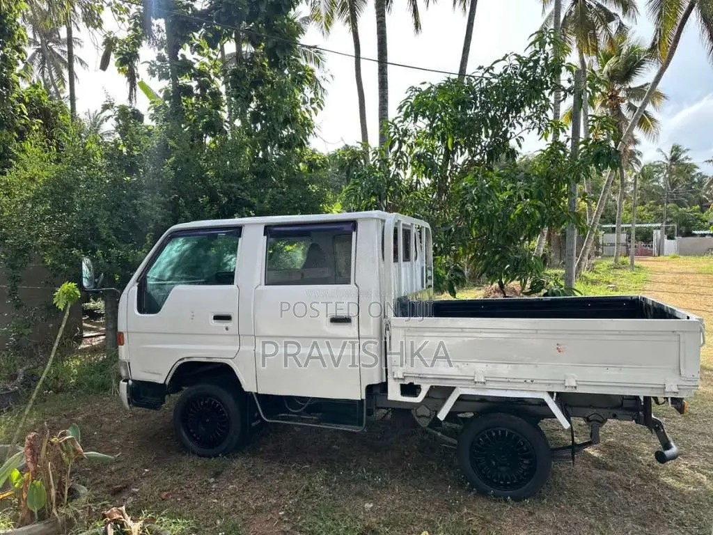 Toyota CrewCab 1985 Crew Cab (Used)