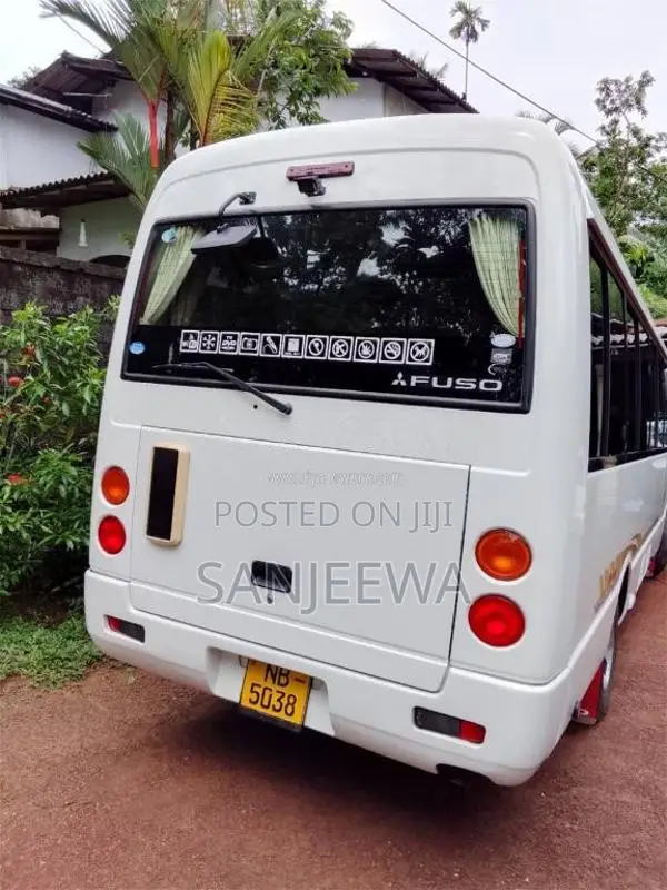 Mitsubishi Fuso 2011 Bus (Used)