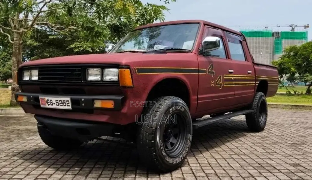 Nissan Double Cab 4x4 1982 Pickup (Used)