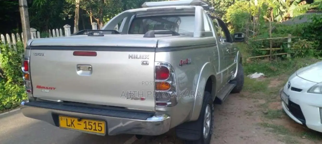 Toyota Hilux 2010 Pickup (Used)