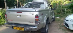 Toyota Hilux 2010 Pickup (Used)