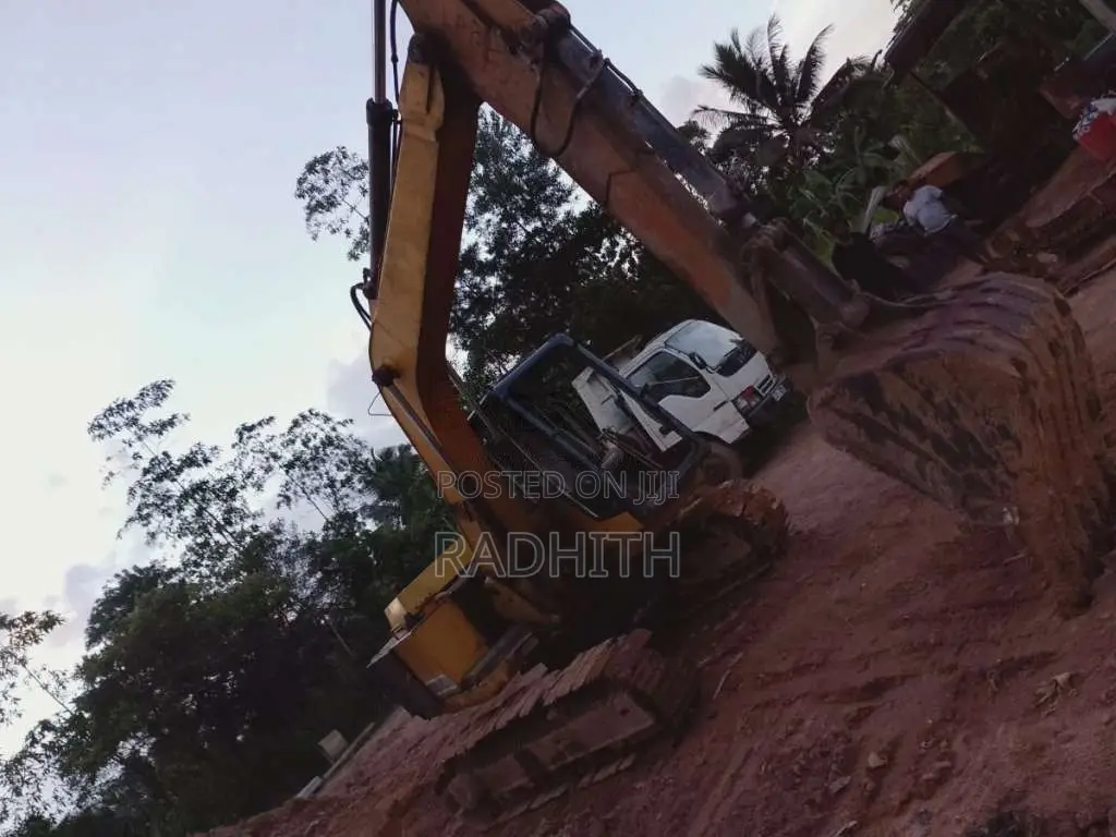 Kobelco 04 2003 Heavy-Duty (Used)
