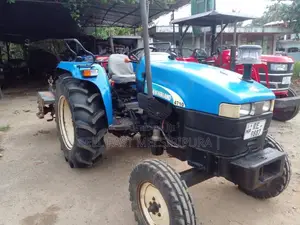 New-Holland 4710 8x8 2017 Tractor (Used)