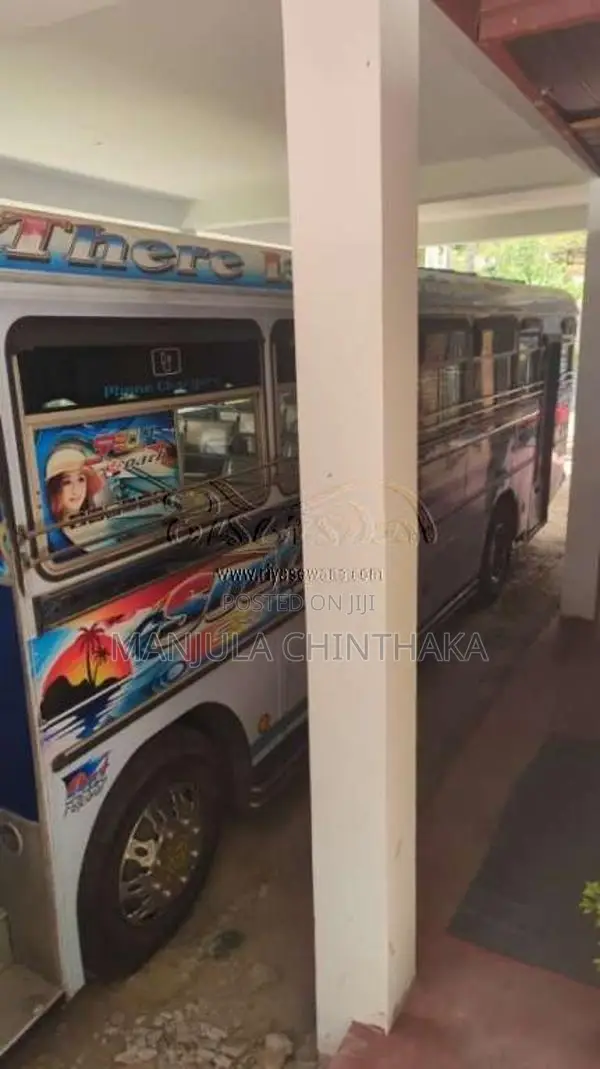 Ashok-Leyland Viking 2011 Bus (Used)
