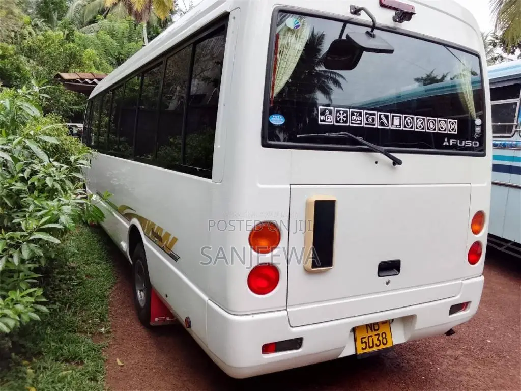 Mitsubishi Fuso 2011 Bus (Used)