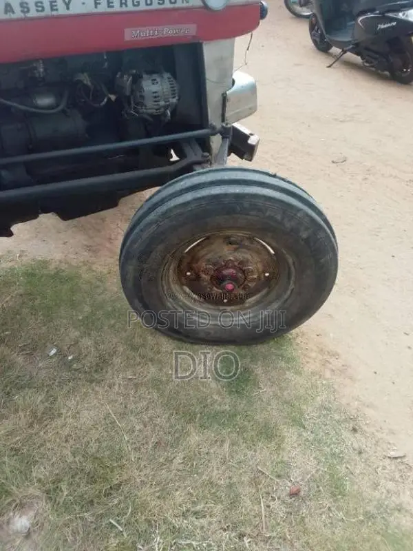 Massey-Ferguson 135 1980 Tractor (Used)