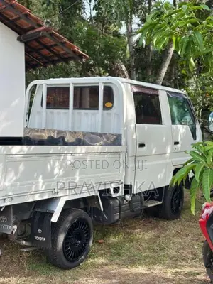 Toyota CrewCab 1985 Crew Cab (Used)