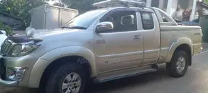Toyota Hilux 2010 Pickup (Used)