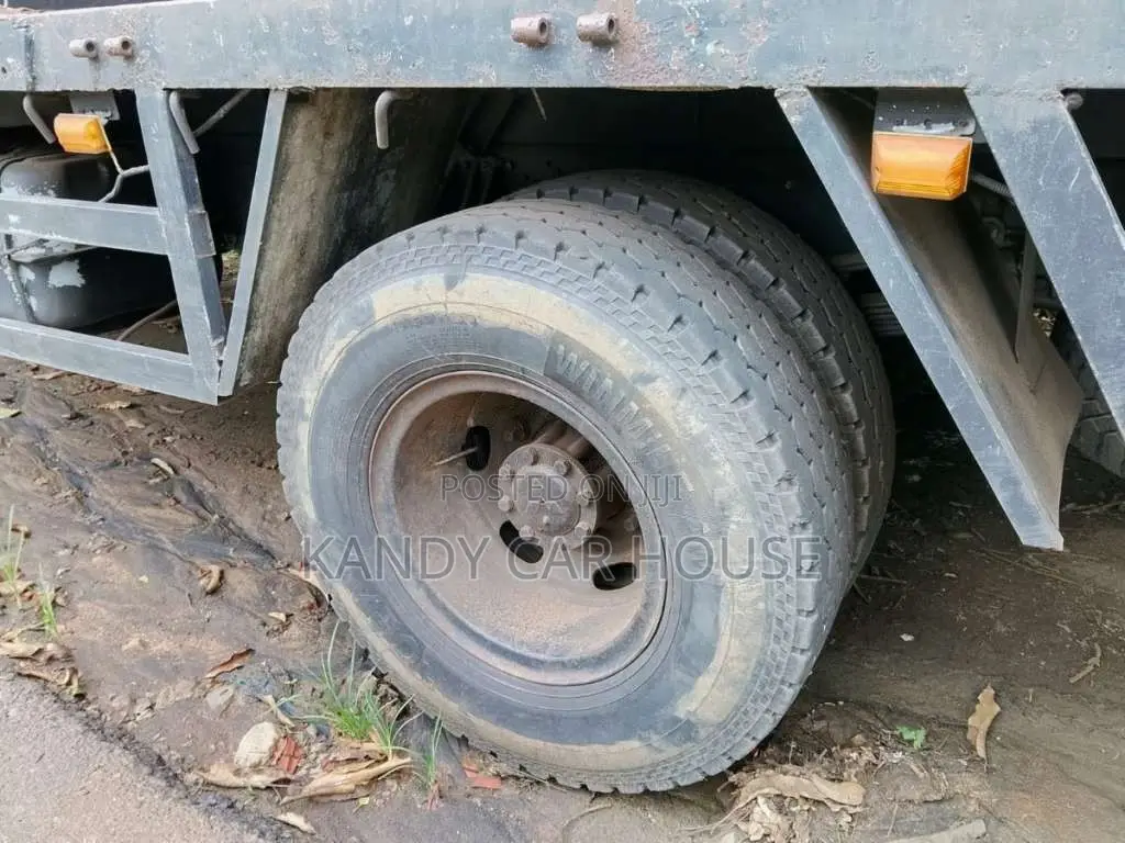 Mitsubishi Fuso Fighter 1993 Heavy-Duty (Used)