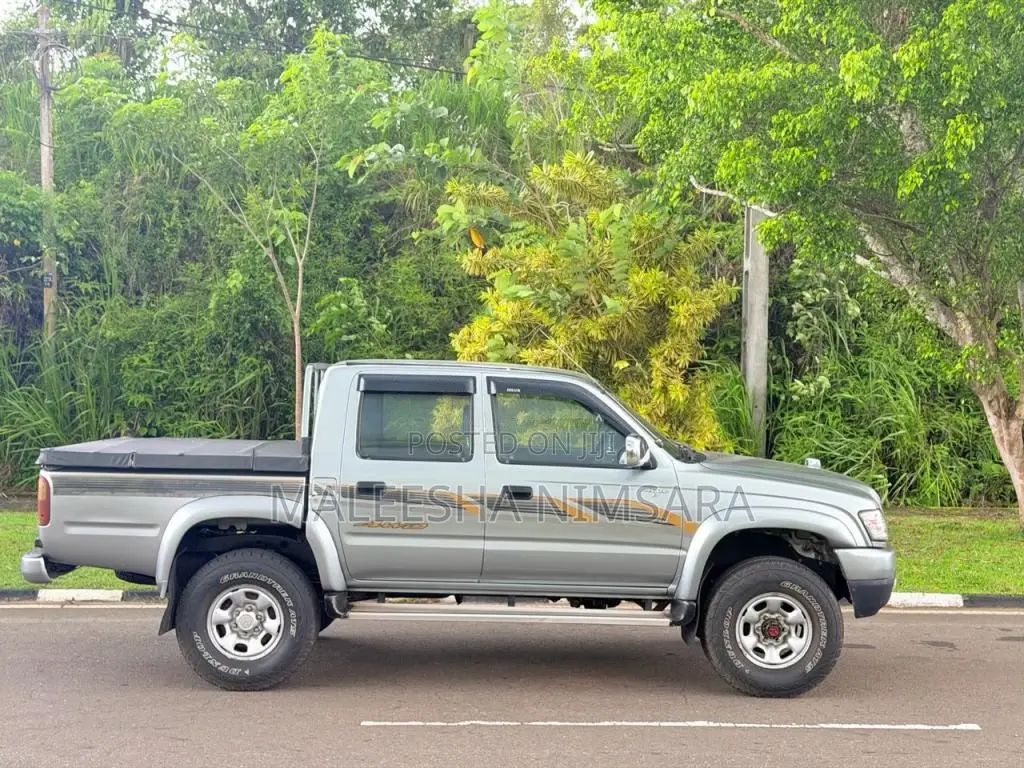 Toyota Hilux LN166 4WD 2002 Pickup (Used)